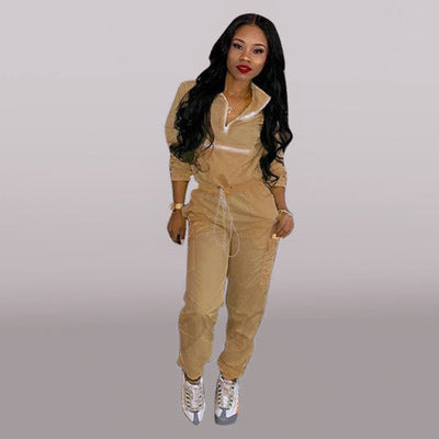 Women's sports set with practical zipper and elastic waistband Lune London