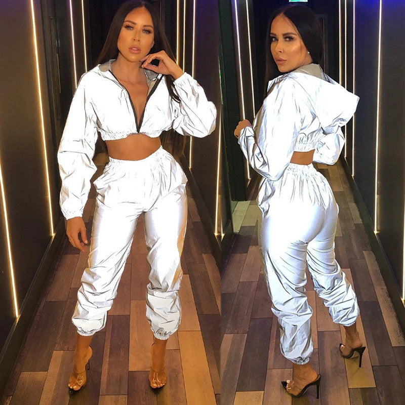 Women's sports set with modern design in high shine and elastic waist Lune London