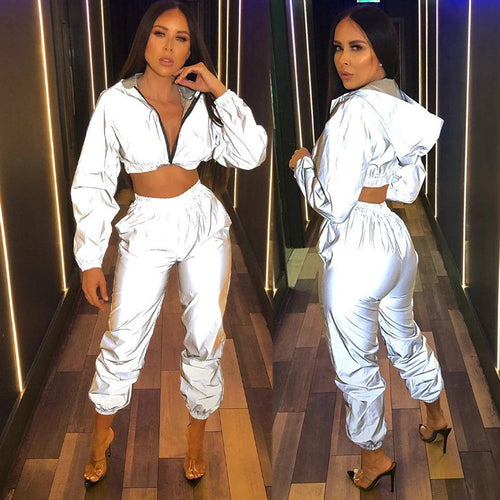 Women's sports set with modern design in high shine and elastic waist Lune London