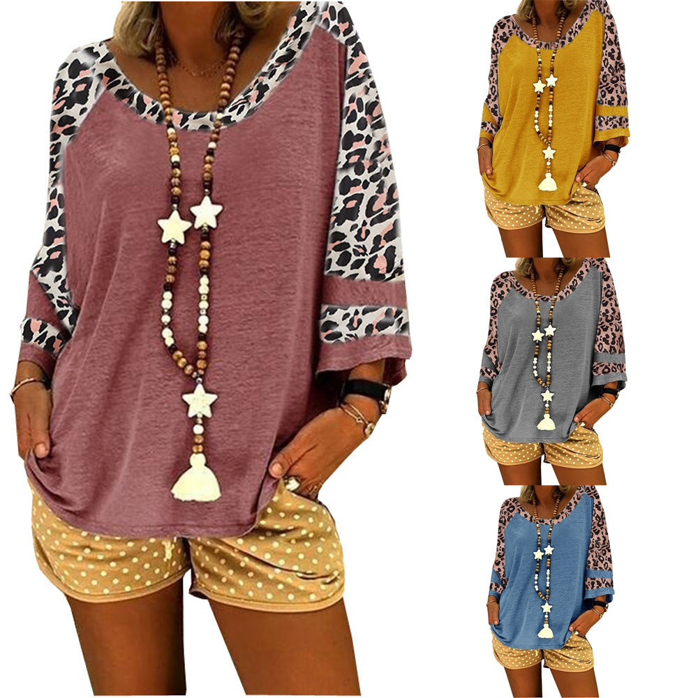 Casual leopard T-shirt for women with wide sleeves and trendy accents Lune London