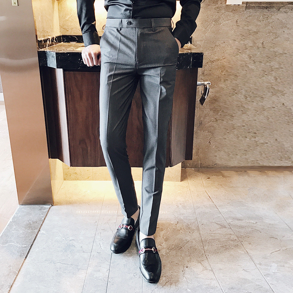 Elegant suit trousers for men with a slim fit and high-quality finish Lune London