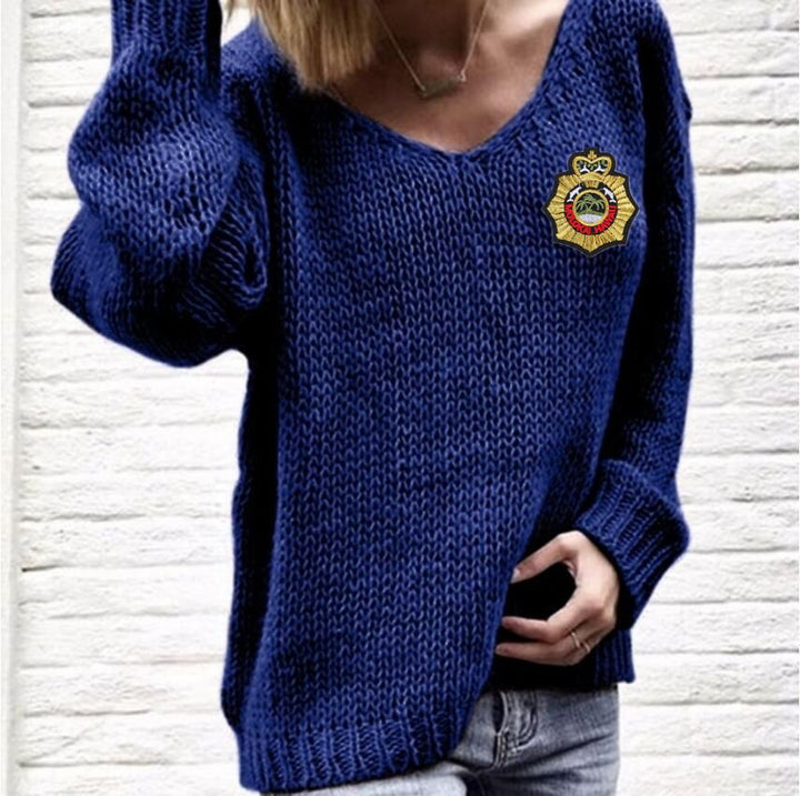 Thick knit sweater for women with deep V-neck and relaxed fit Lune Londonl