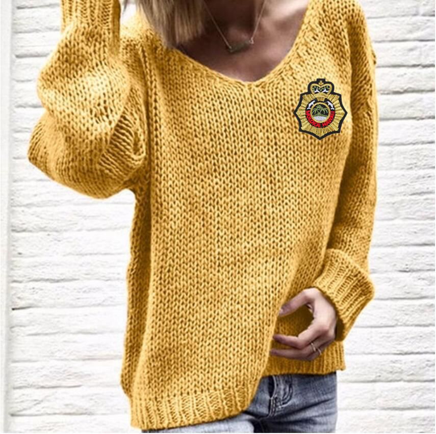 Chunky knit sweater for women with a casual V-neck and oversized sleeves Lune Londonl