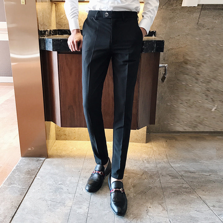 Elegant suit trousers for men with a slim fit and high-quality finish Lune London