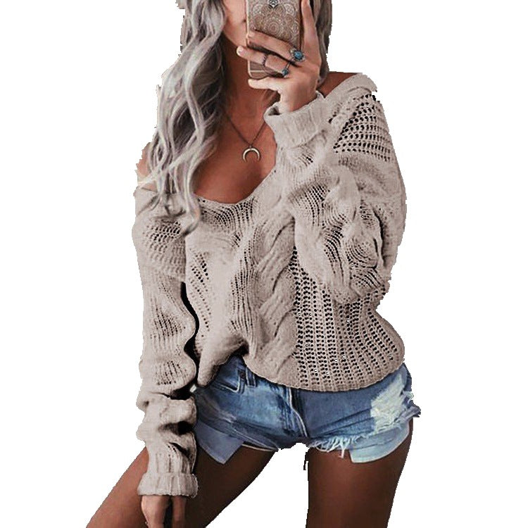 Cozy knit sweater for women with a deep V-neck and a refined twisted pattern Lune Londonl