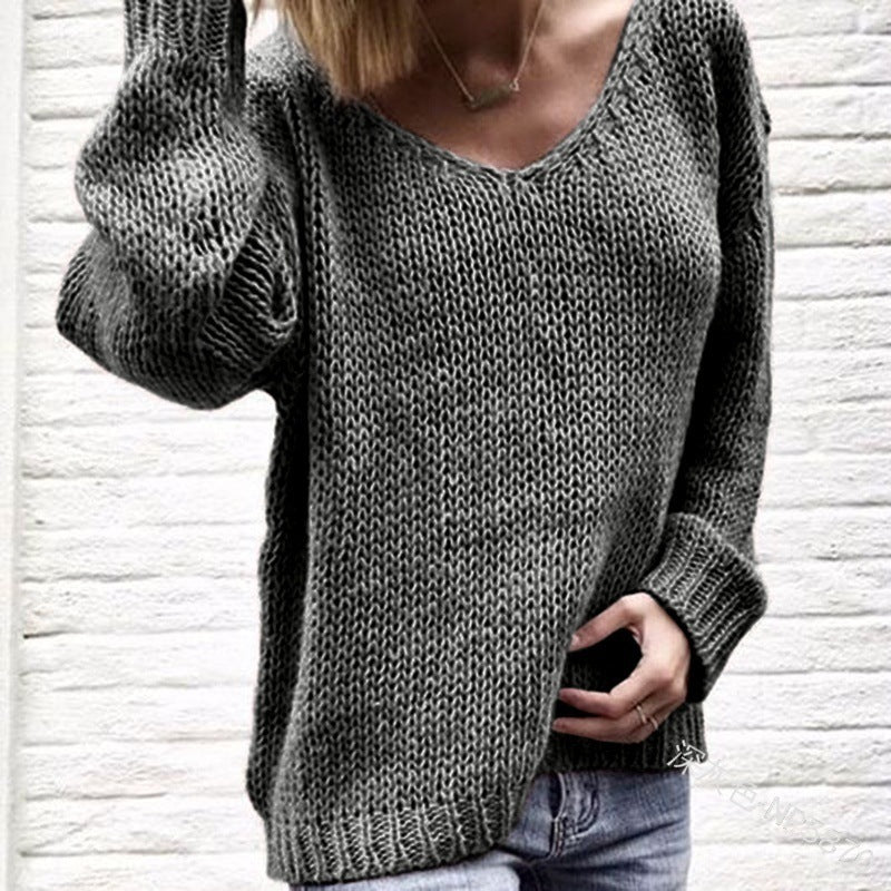 Chunky knit sweater for women with a casual V-neck and oversized sleeves Lune Londonl