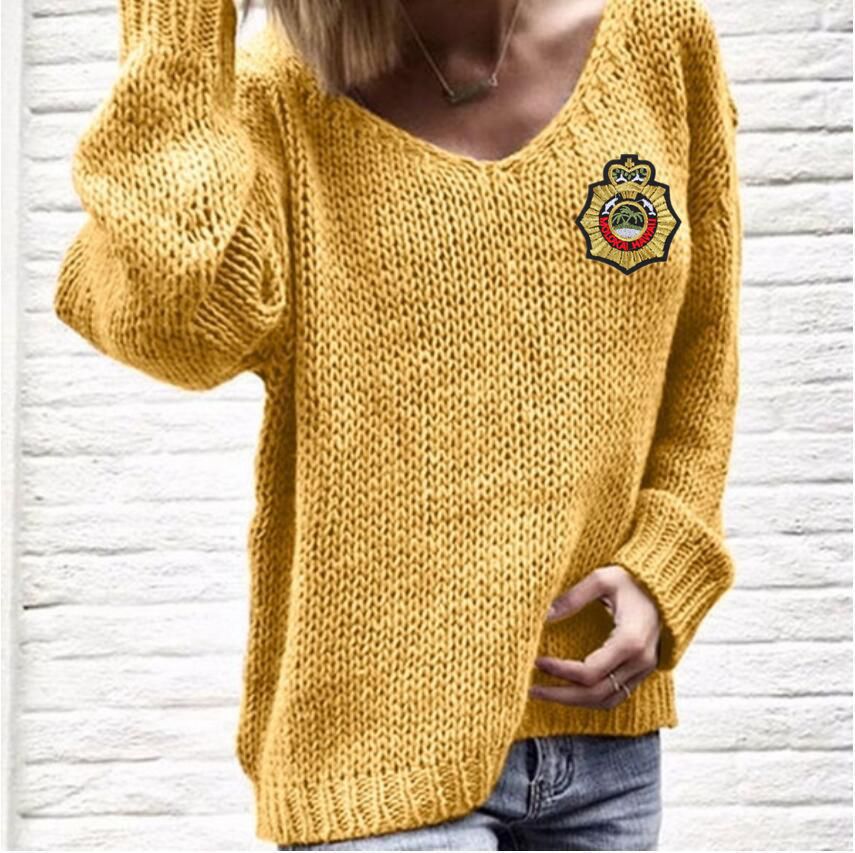 Casual knit sweater for women with deep V-neck and side slits Lune London