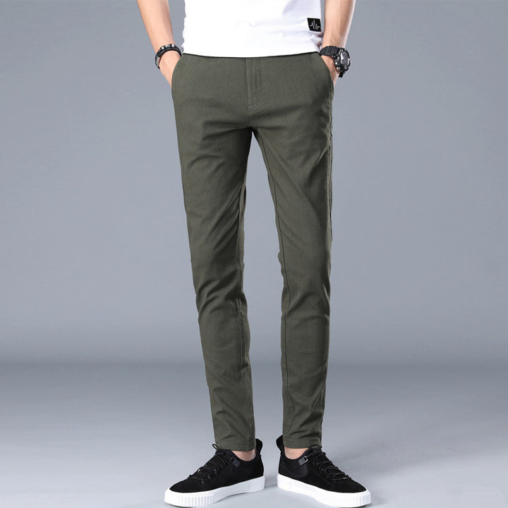 Trendy chino pants for men with a fitted cut and comfortable fit Lune London