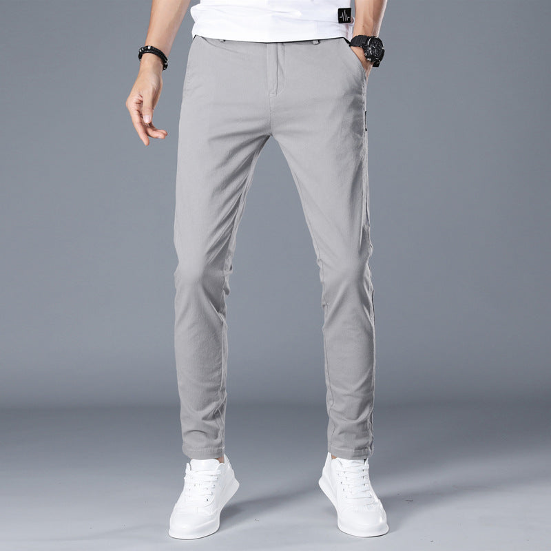 Trendy chino pants for men with a fitted cut and comfortable fit Lune London