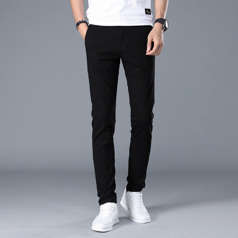 Trendy chino pants for men with a fitted cut and comfortable fit Lune London