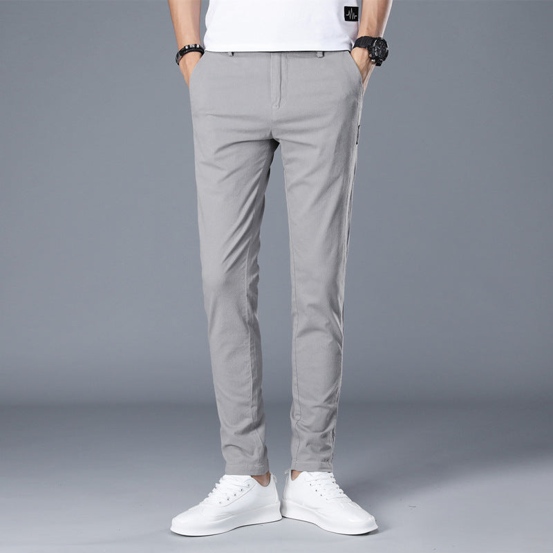 Trendy chino pants for men with a fitted cut and comfortable fit Lune London