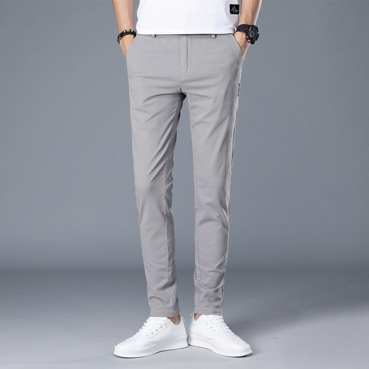 Trendy chino pants for men with a fitted cut and comfortable fit Lune London