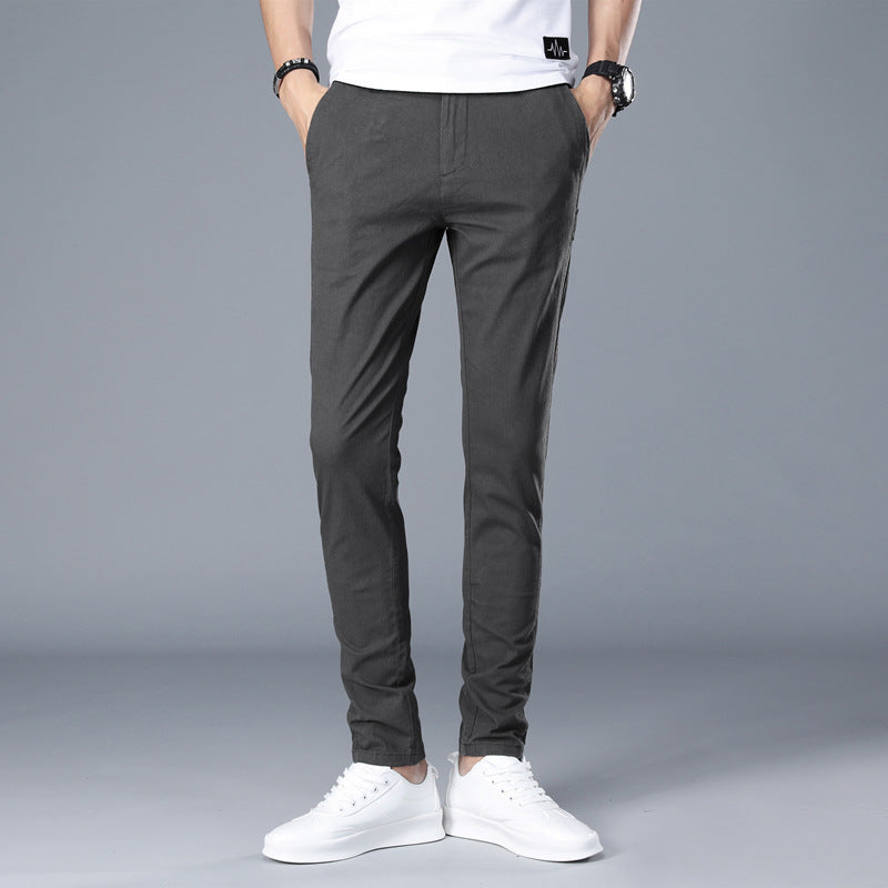 Trendy chino pants for men with a fitted cut and comfortable fit Lune London