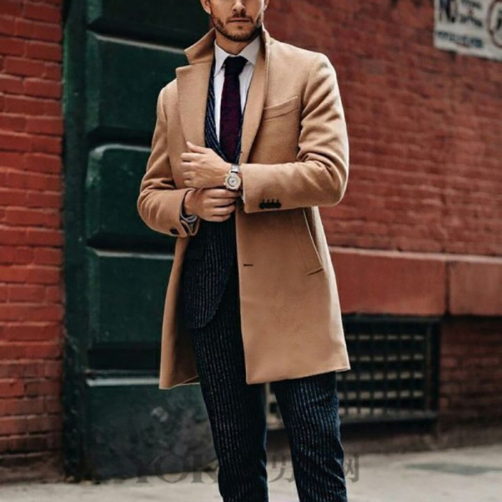 Elegant wool coat for men with chic lapels and practical pockets