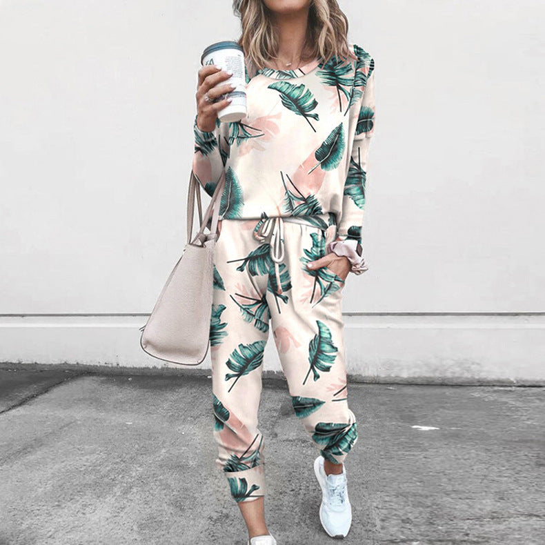 Casual trendy overalls for women with a relaxed fit and a practical waist belt Lune London