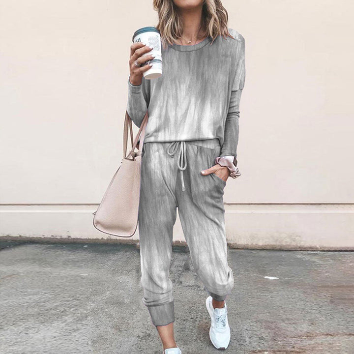 Casual trendy overalls for women with a relaxed fit and a practical waist belt Lune London