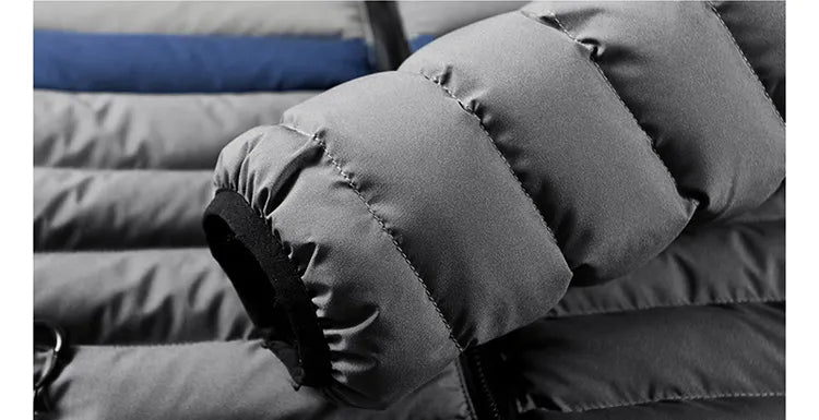 Chic Und Stil | Men's Down Jacket with Hood