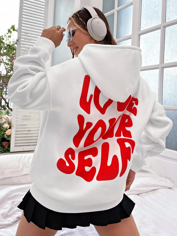 Chic und Stil | Streetwear Winter Statement Hoodie for Women