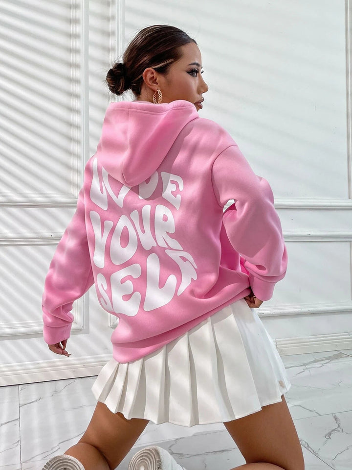 Chic und Stil | Streetwear Winter Statement Hoodie for Women