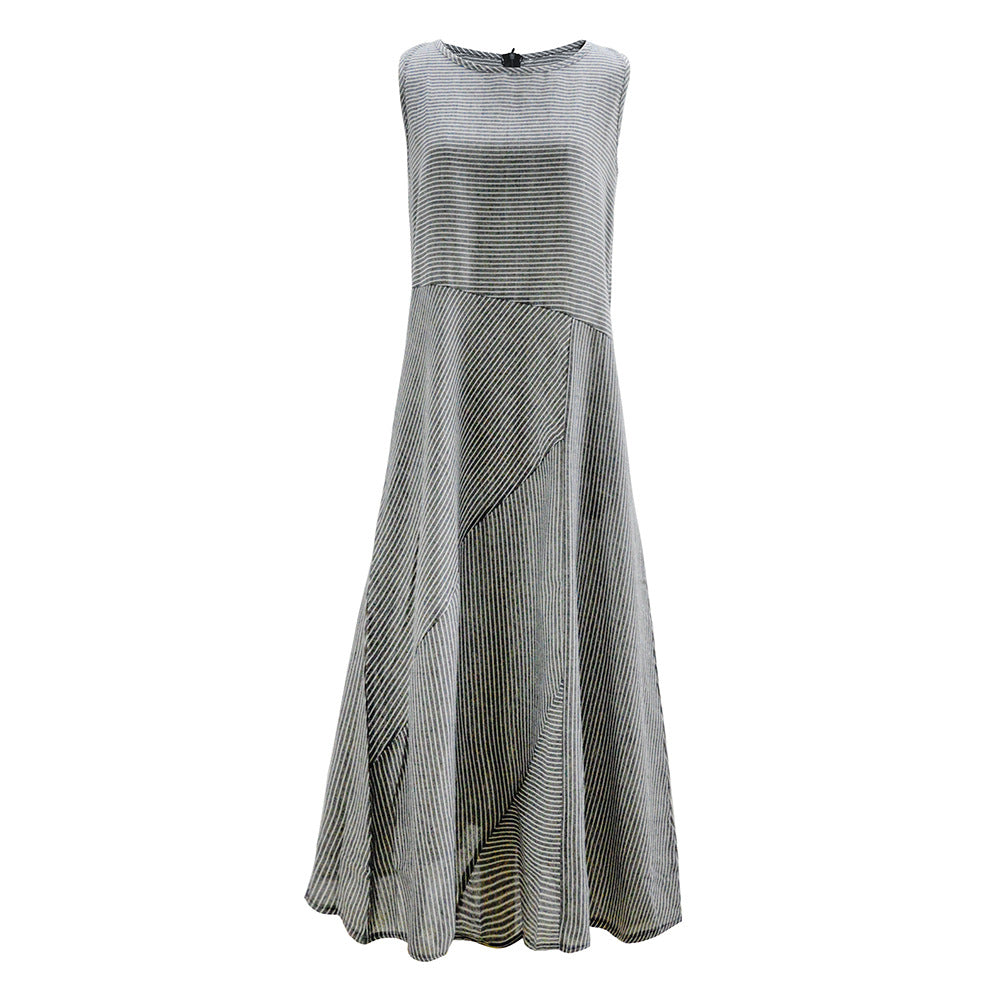 Women’s maxi dress with waist emphasis and diagonal stripe pattern Lune London