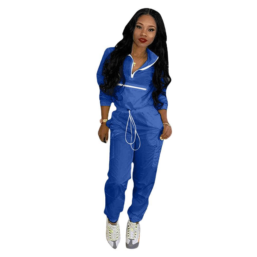 Women's sports set with practical zipper and elastic waistband Lune London