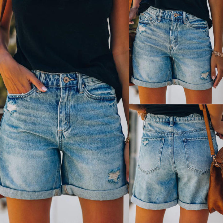 Women's jeans shorts with a modern and casual fit Lune London