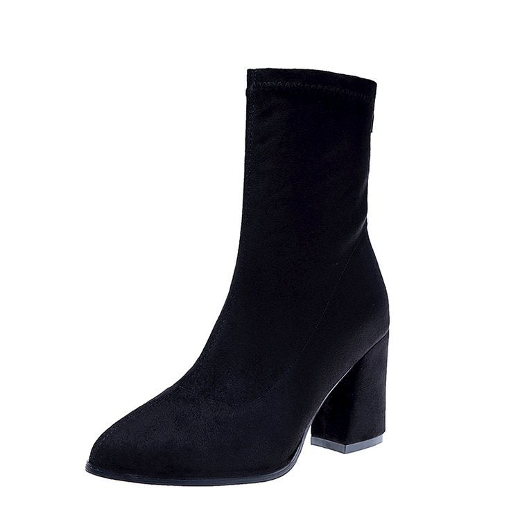 Elegant women's boots with a comfortable block heel Lune London