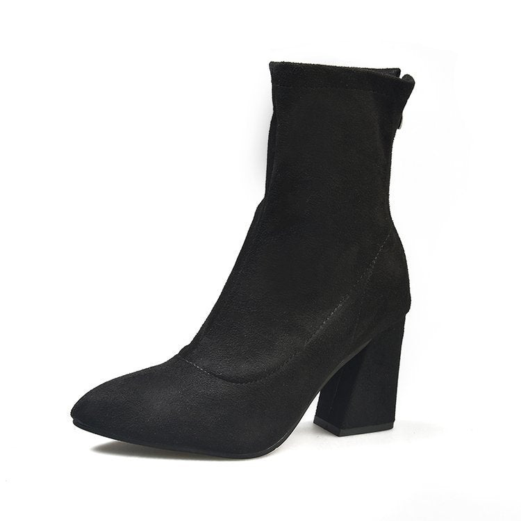 Elegant women's boots with a comfortable block heel Lune London