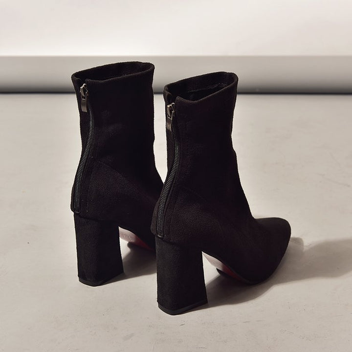 Elegant women's boots with a comfortable block heel Lune London