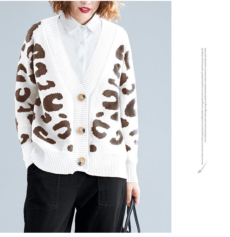 Knit jacket for women with a modern leopard pattern and practical buttons Lune London