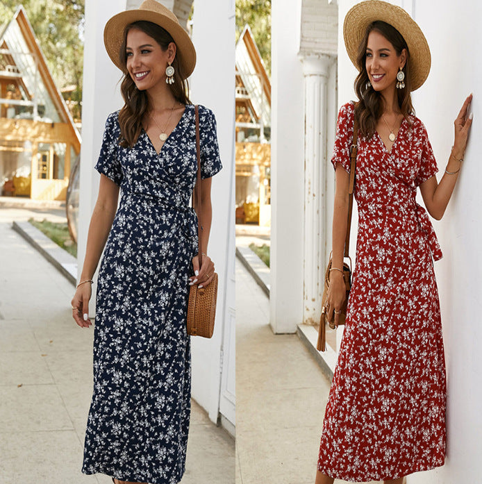 Robe Maxi Femme avec Design Floral en Enveloppement et Fermeture Élégante au Niveau de la Poitrine Chic & Stil