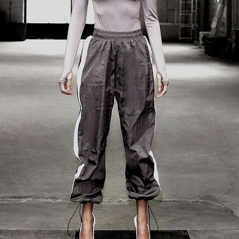 Women's sports outfit with reflective accents Lune London