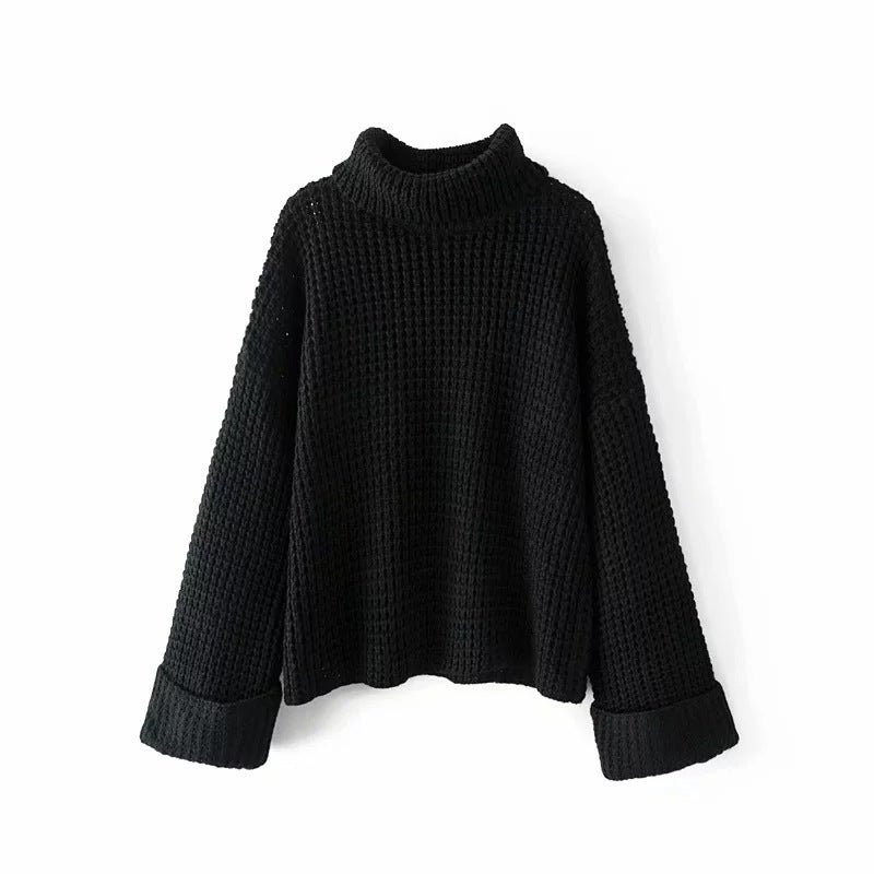 Thick knit sweater for women with casual turtleneck and raglan sleeves Lune London