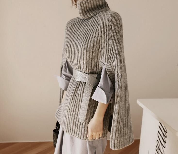 Oversized knitted sweater for women with high neck and textured design Lune London