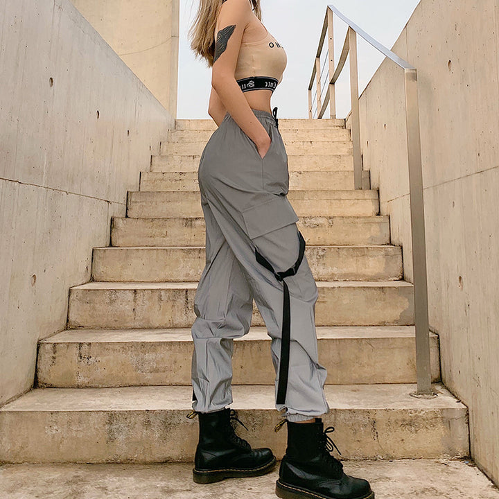 Women's cargo pants with practical pockets and adjustable waist Lune London