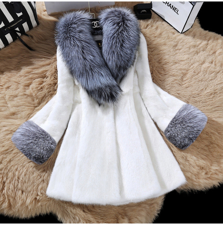 Ladies elegant faux fur coat with luxurious collar Lune London