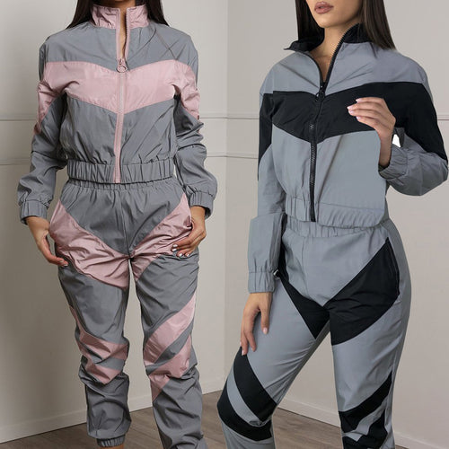 Ladies sports tracksuit with contrasting color accents and a sporty cut Lune London