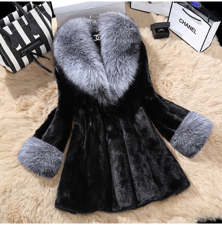 Ladies elegant faux fur coat with luxurious collar Lune London