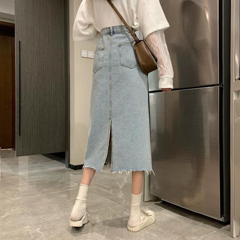 Jupe midi en denim décontractée pour femmes avec ourlet effiloché
