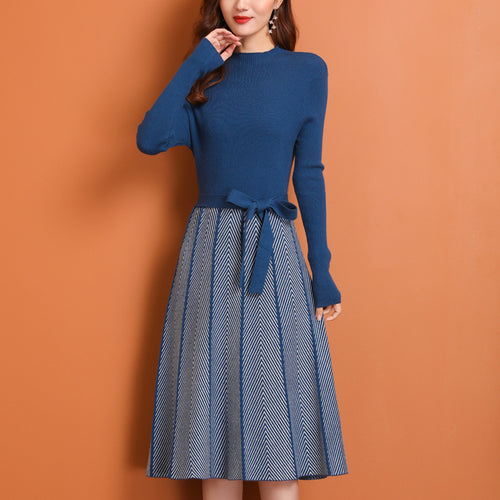 Robe tricotée pour dames avec un haut ajusté et une jupe évasée Chic & Stil