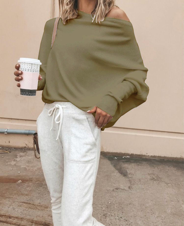 Sweatshirt oversized pour femmes avec encolure asymétrique et coupe décontractée Chic & Stil