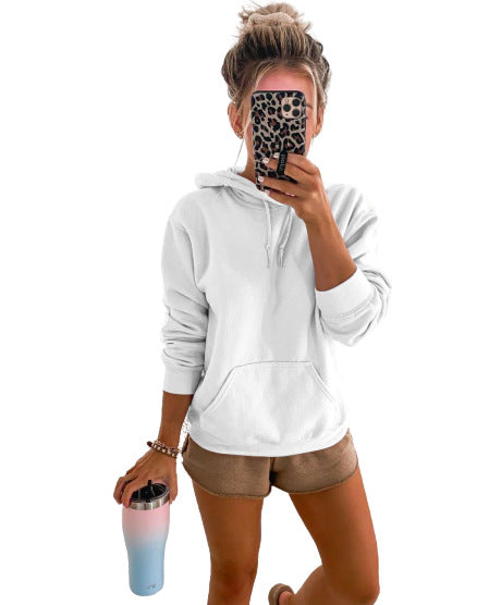 Hoodie de loisirs pour femmes avec une poche kangourou pratique et un tissu doux Chic & Stil