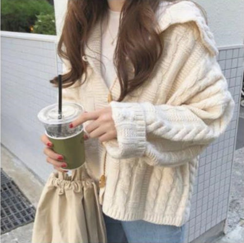 Women's cardigan with voluminous sleeves and a detailed cable pattern Lune London