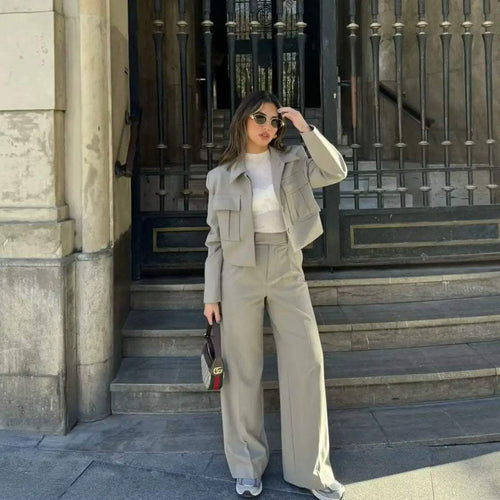 Lune London | Women's suit - Elegant - Short jacket with practical pockets and wide pants - Perfect for chic casual occasions