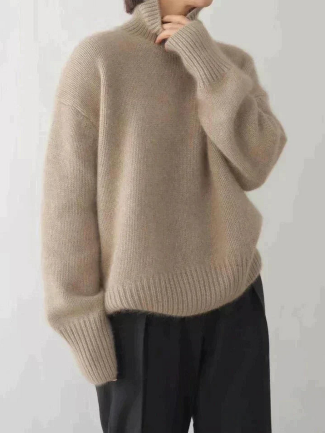 Lune London | Oversized Korean Style Turtleneck - Trendy Knit Sweater for Autumn and Winter
