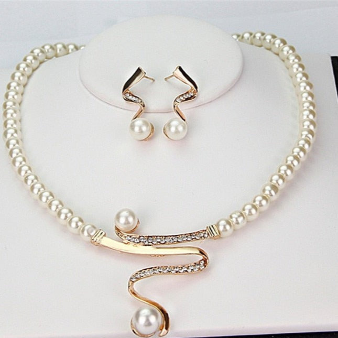Lune London | Natürliche Perlenkette + Ohrring Satz Gold
