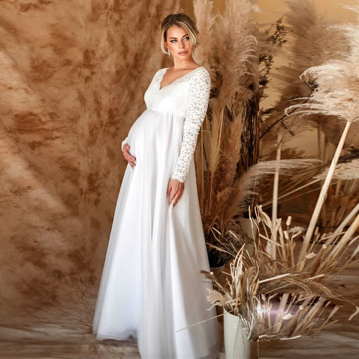 Lune London | Elegant Lace Maxi Dress for Pregnant Women