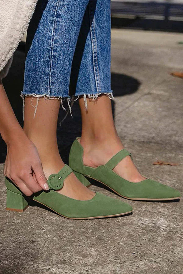 Chic und Stil | The Comfortable and Elegant Heeled Shoe Style