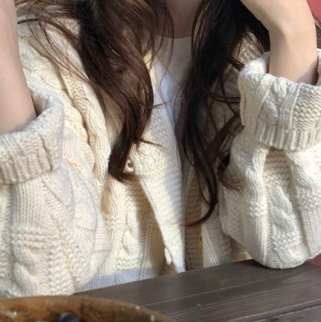 Women's cardigan with voluminous sleeves and a detailed cable pattern Lune London