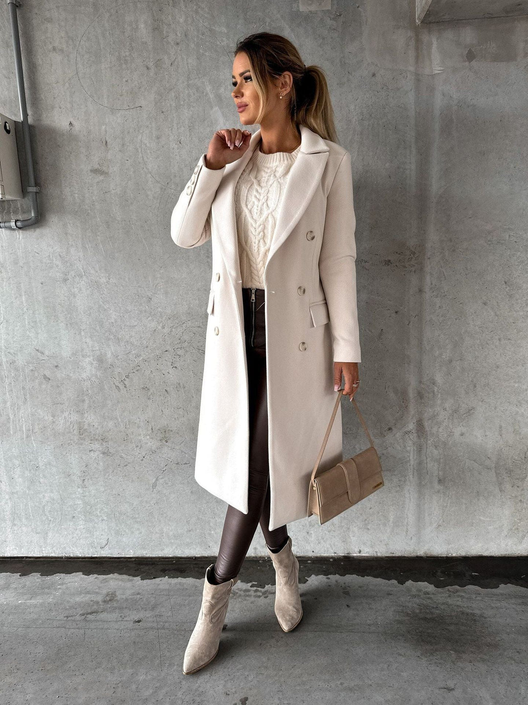 Women’s Double-Breasted Wool Coat mit Winter Sleeves & Cashmere Blend | Chic und Stil